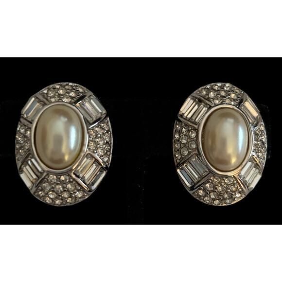 St. John Rhinestone Faux Pearl Oval Clip On Earrings Statement Signed Vintage - Picture 1 of 9